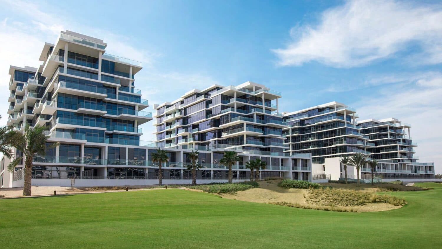Damac Hills - Golf Town
